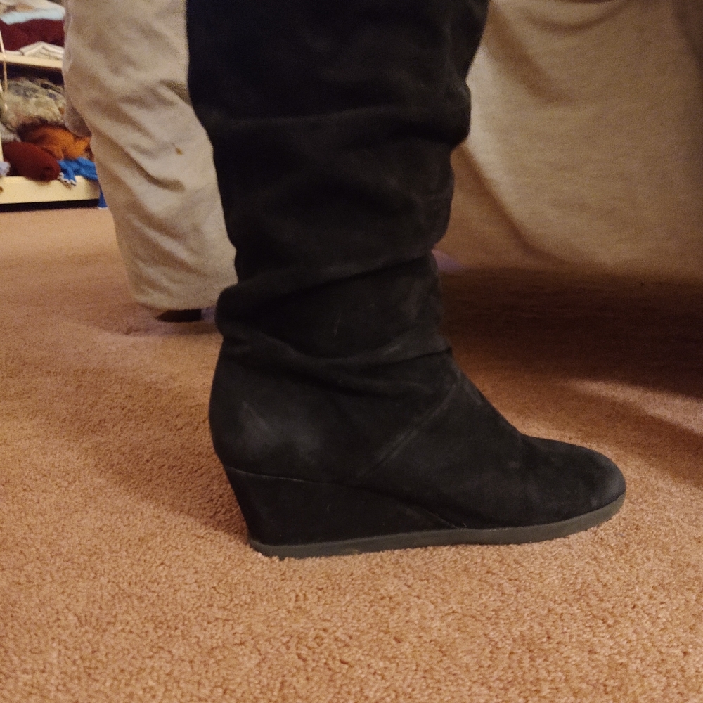 Used Black Wedged Mid Calf Boots By Aerosoles
